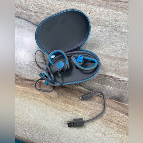 Beats by Dre Other - Beats earbud Bluetooth headphones . WORKING CONDITION